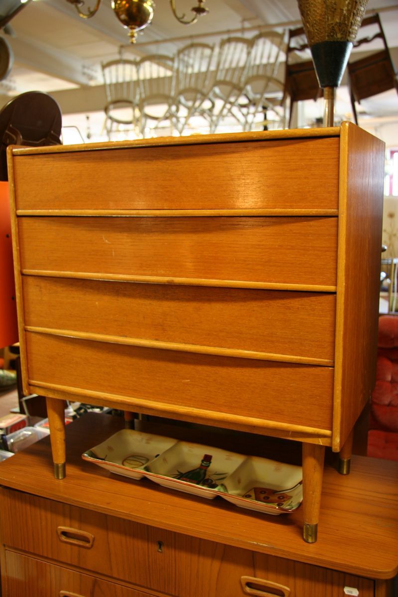 Artikkelnummer: 02.307, Teak kommode fra 60-tallet