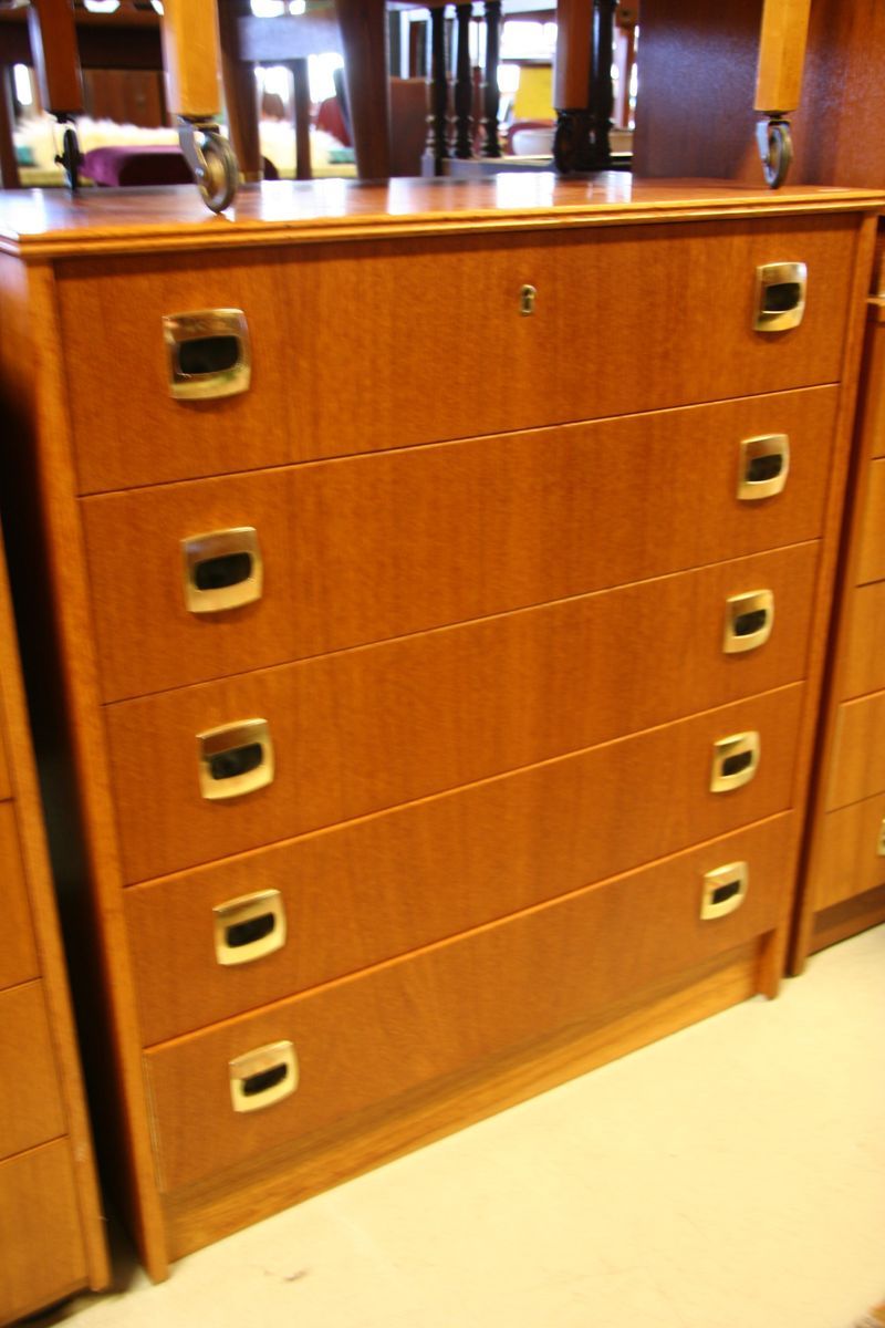 Artikkelnummer: 02.312, Teak kommode fra 60-tallet